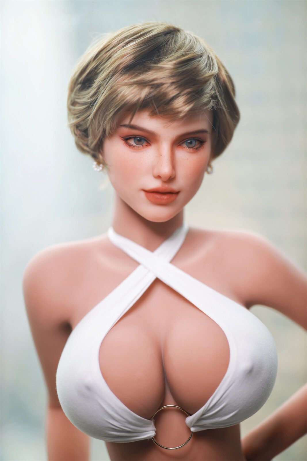 DutchDoll Kate 159 cm секс кукла с къса руса коса, халтър топ, преден изглед