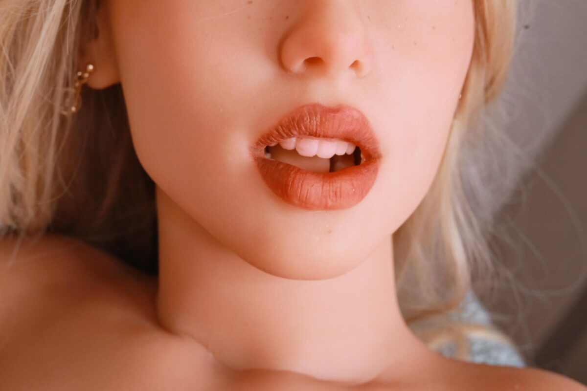 DutchDoll Sophie · 158 cm