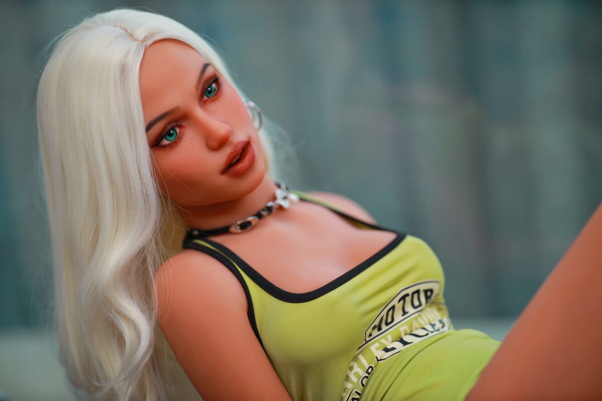 DutchDoll Jade · 158 cm